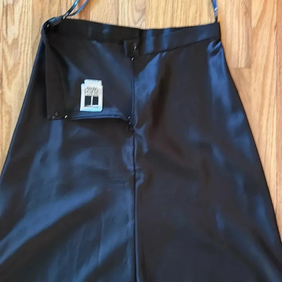 Tadashi sz 12P black shiny formal skirt gorgeous great pre owned condition - Picture 6 of 7